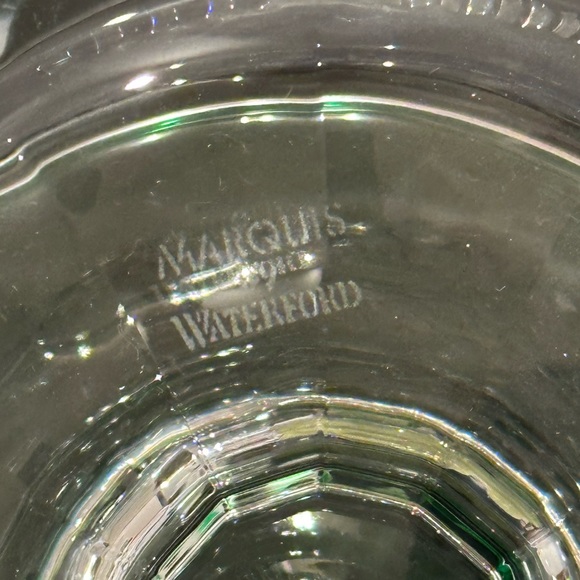 Marquis by Waterford Emerald Green Cut to Clear Starburst Pedestal Footed Bowl - Picture 4 of 7